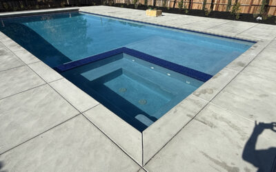 Pool with Hot Tub